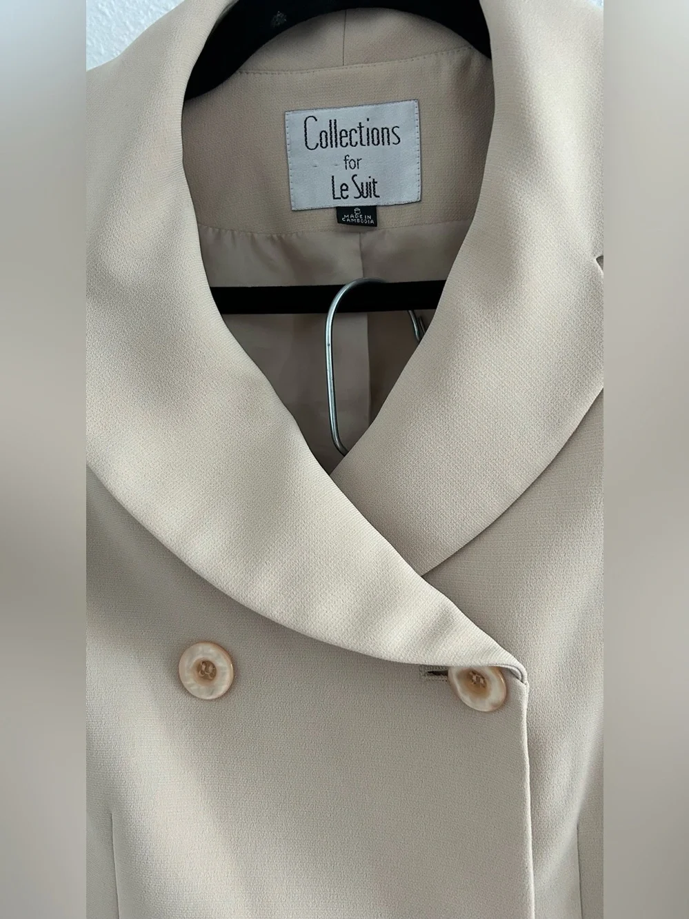 Le Suit Beige Double-Breasted Skirt Suit